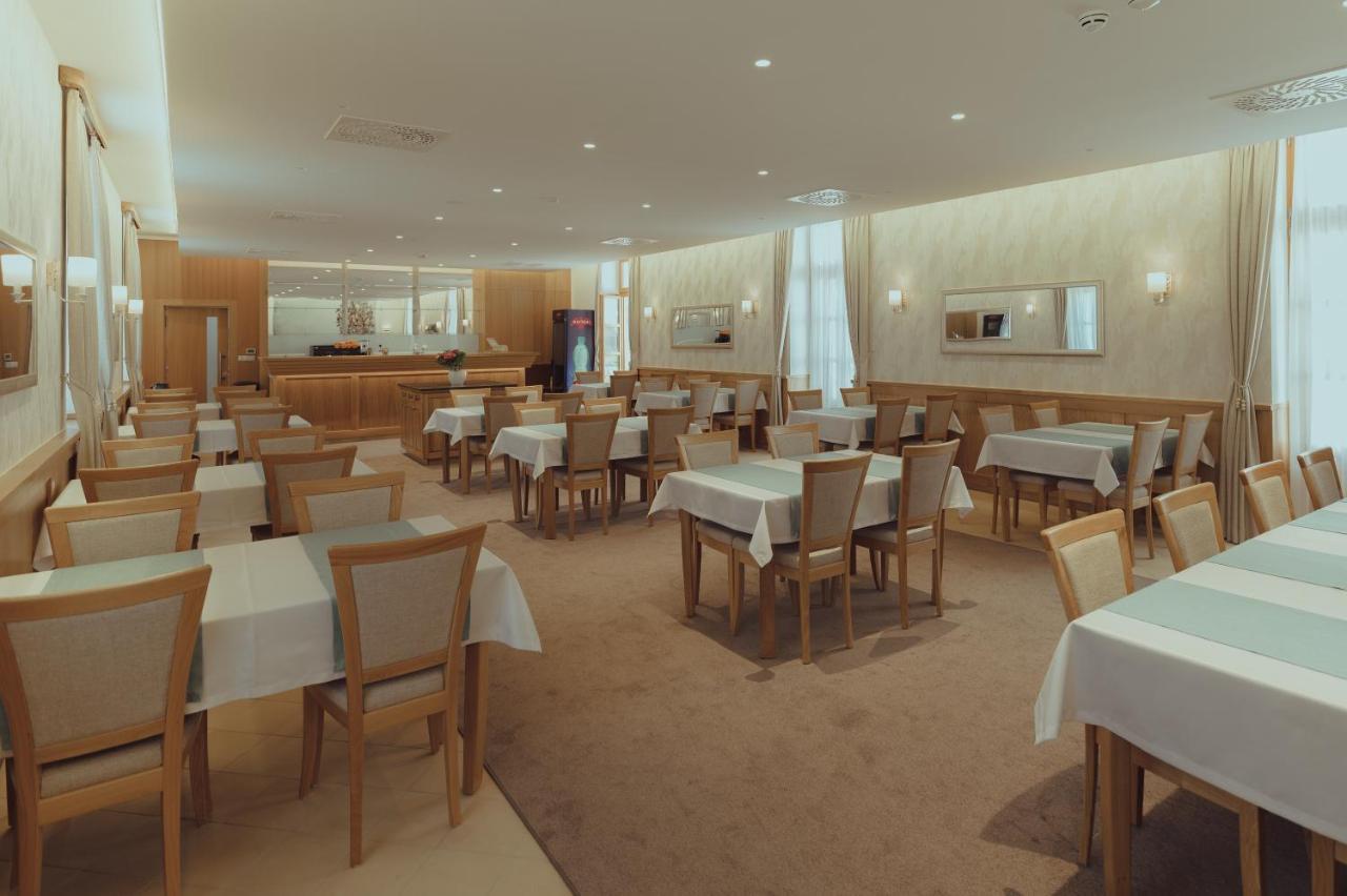 Brigaderos Hotel Brigadir Borsi Eksteriør billede