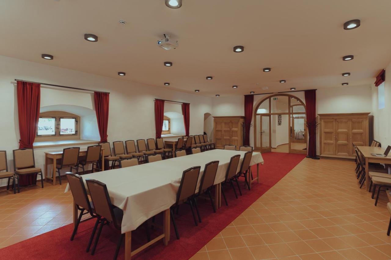 Brigaderos Hotel Brigadir Borsi Eksteriør billede